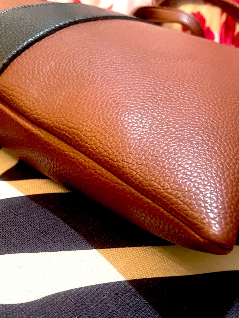 Vince Camuto All  Leather Tote Bag - Picture 9 of 11